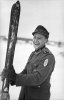 385px-Bundesarchiv_Bild_101I-099-0735-15,_Nordeuropa,_Gebirgsjäger_mit_Narvikschild_und_Ski.jpg