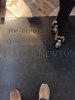 I Newton tomb.JPG