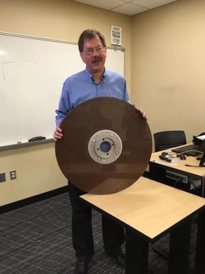 29-03-2023 10mb hard disc 1960s.jpg